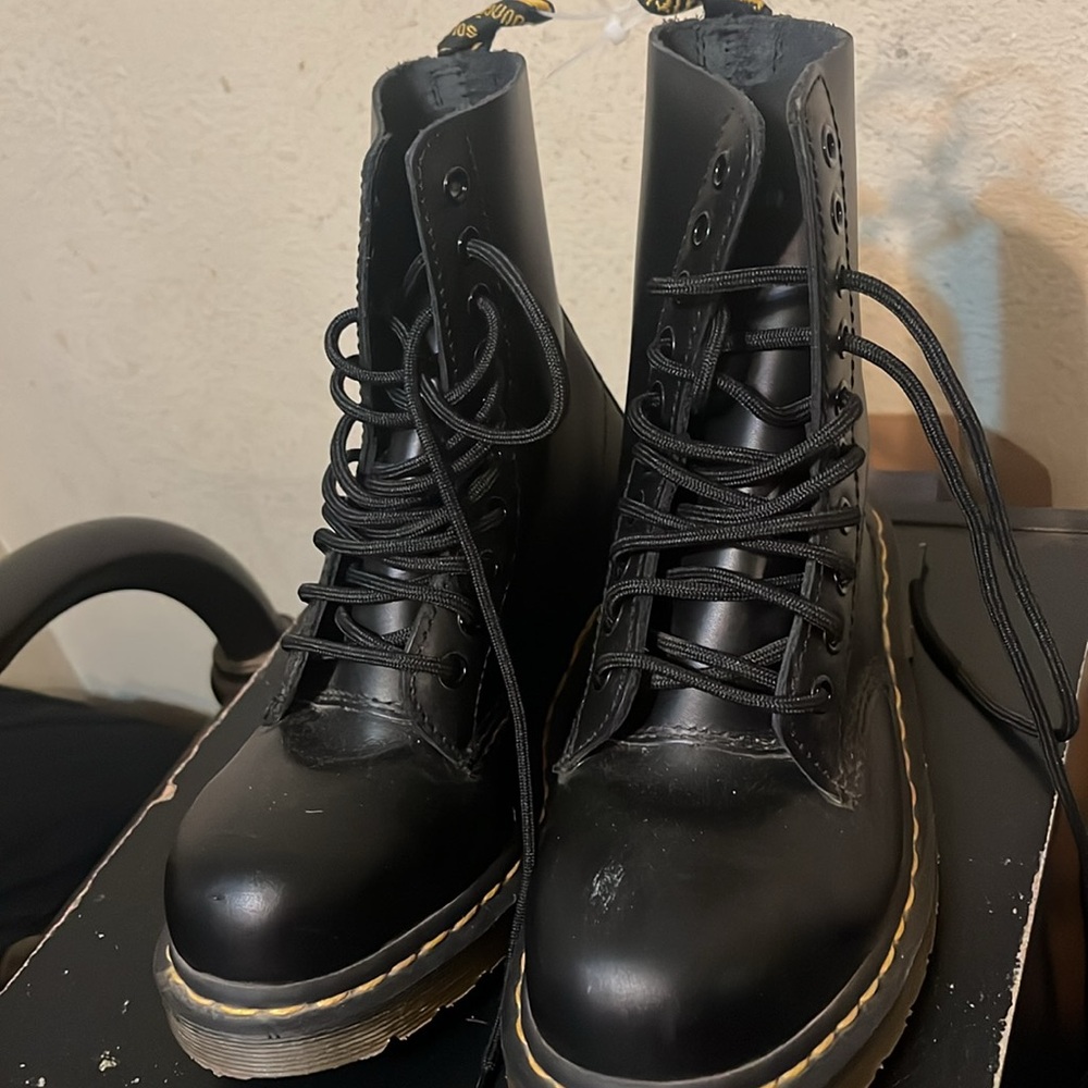 Boots - Picture 2 of 7